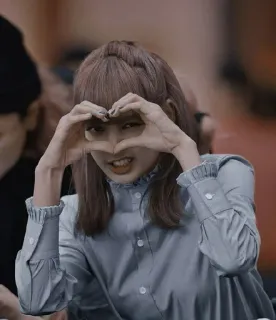 🥰 90b91dc0 Herz, Liebe, Geste, Mädchen, Person, Süß, Zuneigung whatsapp sticker