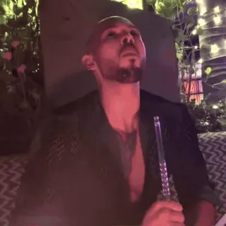 💨 0fad0173 Andrew Tate Andrew Tate, narghilè, fumare, stile di vita, controverso telegram sticker