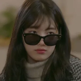 👀 182e4d33 太阳镜, 女人, 肖像, 时尚, 风格, 酷 telegram sticker