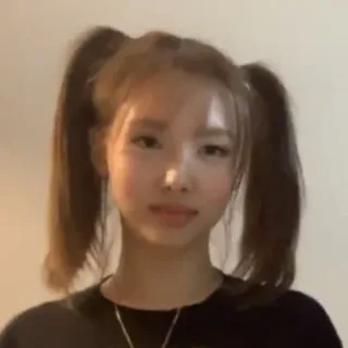 🥢 06ea767d woman, portrait, person, face, kpop, idol, cute whatsapp sticker