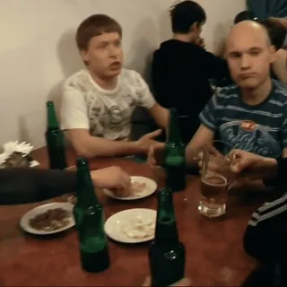 🍻 82067717 gens, table, boissons, bière telegram sticker