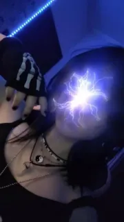 💜 a15c47b6 Persona, Rayo, Mano esqueleto, Yin Yang, Collar, Luz azul whatsapp sticker