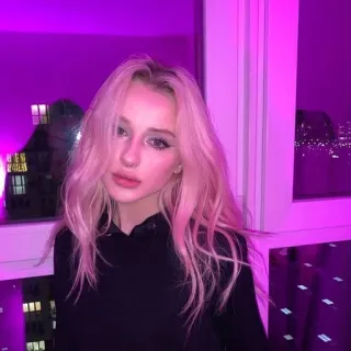 💜 a6968626 mujer, retrato, rubia, persona, chica, femenina whatsapp sticker