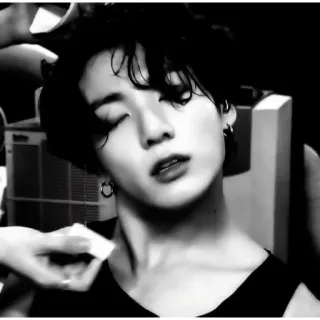 🕷 4beb8b99 Jungkook kpop, bts, cantante, idol, bianco e nero telegram sticker