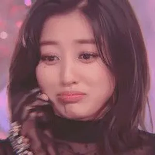 🌷 db8570c4 女性, 泣く, 悲しい, 表情, 感情, 顔, 韓国, 女の子 telegram sticker