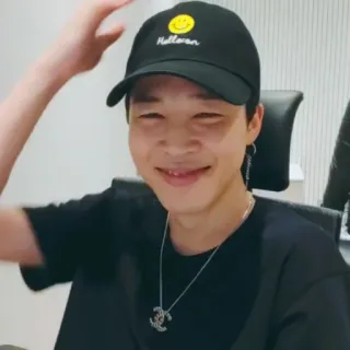 🪐 b4726410 Halloween smiley face, black cap, halloween, fashion, selfie telegram sticker