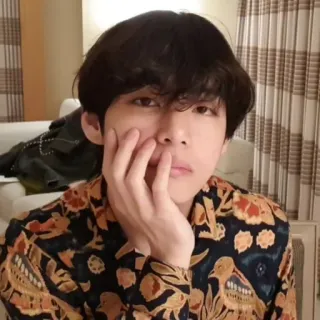 🪐 ea014870 V kpop, singer, bts, k-pop, idol, asian, male, portrait telegram sticker