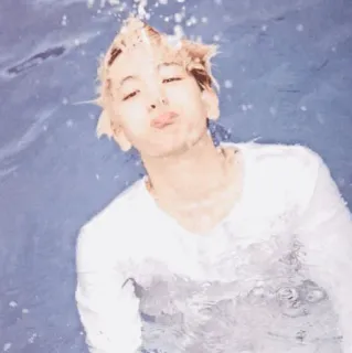 🌻 537458cd wasser, person, schwimmen, gesicht, nass, porträt whatsapp sticker