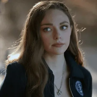 🥚 37312c5a Hope Mikaelson Legacies Hope Mikaelson, Legacies, surnaturel, jeune adulte, personnage, série TV whatsapp sticker