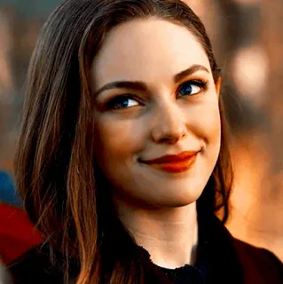 🥚 618ede97 femme, portrait, personne, actrice, visage, sourire, brune whatsapp sticker