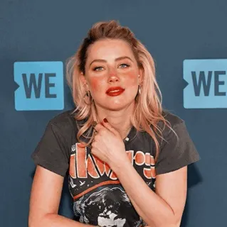 🐬 7bef02fc WE Amber Heard, Actriz, Celebridad, Retrato, Pelo rubio, Maquillaje telegram sticker