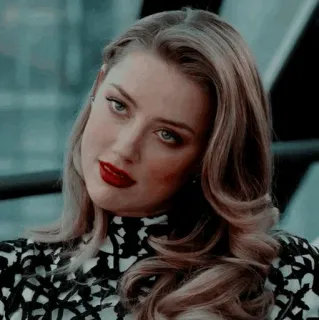 🐬 da254ca5 mujer, retrato, pelo rubio, labios rojos, belleza, celebridad telegram sticker