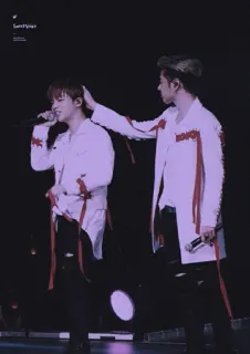 🇶🇦 1306295a K-pop, konser, panggung, penampilan, nyanyian, idola, musik whatsapp sticker