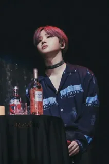 🕊 cbd0e314 pria, orang, botol, alkohol, anggur rosé whatsapp sticker