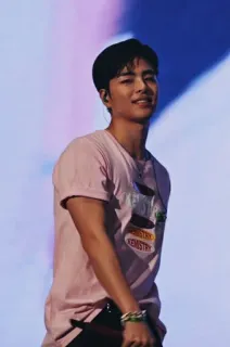 🕊 d155a64e KEMISTRY pria, kimia, kemeja, merah muda, potret whatsapp sticker