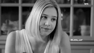 🖤 841b8bf9 @LASH_GIF ผู้หญิง, ผมบลอนด์, ยิ้ม, ภาพเหมือน, ขาวดำ whatsapp sticker