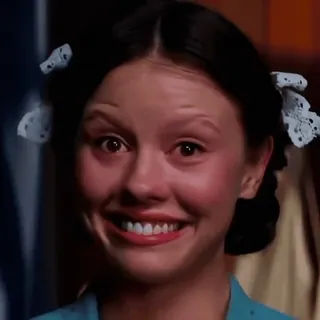 🤪 c2e26060 여자, 얼굴, 미소, 초상화, 사람, 소녀 telegram sticker