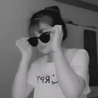 😎 1dca0e8b sorry wanita, kacamata hitam, maaf, gadis, mode, gaya whatsapp sticker