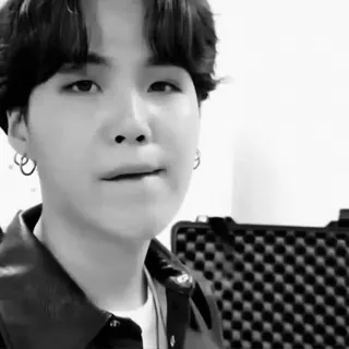 🍙 0f41f470 ผู้ชาย, ขาวดำ, ต่างหู, คน, เกาหลี, ดนตรี, นักร้อง telegram sticker