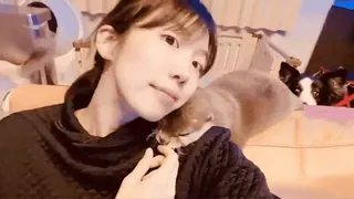 ❤️ 3af5670e 女人, 猫, 宠物, 自拍, 室内 telegram sticker