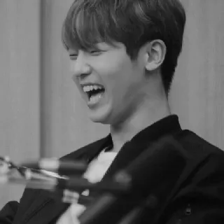 🎼 c8d55fc4 Mann, lächelnd, lachend, schwarz weiß whatsapp sticker