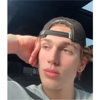 🤔 138e002d telegram sticker