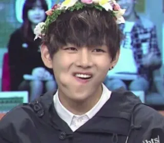 🦋 4954ad43 V V, BTS, K-Pop, cantante, corona di fiori, idolo telegram sticker