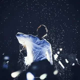 ⛲️ 0469bd2a You are the reason nước, người, tạt, đêm, bóng tối, lưng telegram sticker