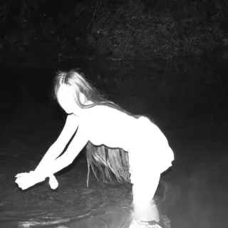 🌟 4749515b женщина, вода, ночь, волосы, портрет telegram sticker