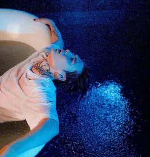 ❤️ e375663f pessoa, tatuagem, retrato, água, piscina whatsapp sticker