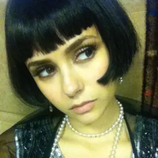 🌟 8b4bbcc7 woman, portrait, hairstyle, bob, pearl necklace, makeup telegram sticker