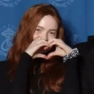 ❤️‍🔥 8d0aa8dc woman, heart, smile, portrait, event telegram sticker