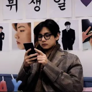 🔈 38193399 V birthday kpop, bts, v, idol telegram sticker