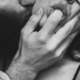 😘 8eeb72b4 telegram sticker