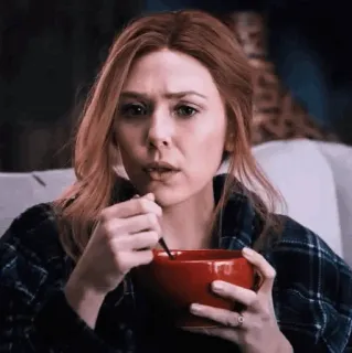 🥀 68dc665d Wanda Maximoff 女人, 吃, 碗, 休闲, 肖像 whatsapp sticker