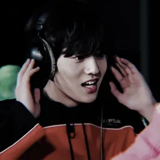 💎 215da1f7 наушники, человек, мужчина, музыка, слушает, портрет telegram sticker