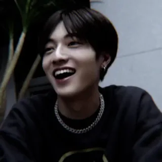 💎 96f3b708 мужчина, человек, лицо, голова, портрет, в помещении telegram sticker