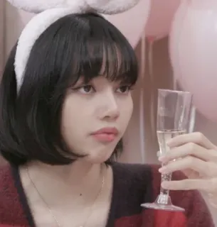 ✨ f3ec18d9 Lisa donna, persona, ragazza, lisa, bicchiere, bevanda telegram sticker