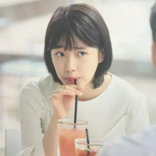 🍹 45ce6d15 여자, 사람, 마시는, 음료, 초상화 telegram sticker