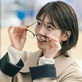 🤓 4933cd1d 여자, 안경, 사람, 인물 사진, 여배우 telegram sticker