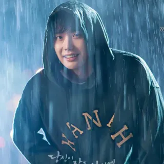 😁 f1754ffa 당신이 잠든 사이에 한국 드라마, 후드티, 비, 인물 사진, 미소 telegram sticker