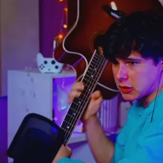 😡 34d8cb9f กีตาร์, ดนตรี, นักดนตรี, คน, ความบันเทิง telegram sticker