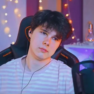 ଘ(੭ˊ꒳​ˋ)੭✧-Андрюша-♡ telegram stickers