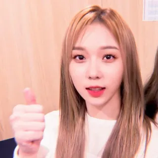 🌸 eeeb64f3 女人, 肖像, 点赞, 女孩, 人 telegram sticker