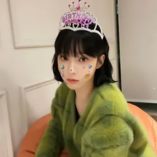 🧵 3f704cad BIRTHDAY день рождения, корона, вечеринка, праздник, женщина, девушка whatsapp sticker