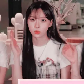 🎟 538ed8ec femme, fille, personne, portrait, jolie, mignon whatsapp sticker