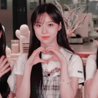 🎟 9b249919 kpop, coeur, asiatique, idole, fille, mignon, femme whatsapp sticker