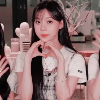 🎟 b51858c6 femme, coeur, kpop, fille, asiatique, amour, mignon whatsapp sticker