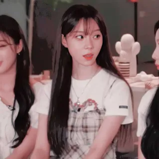 🎟 be3683d7 femme, portrait, fille, asiatique, coréenne, personnes, jeune adulte whatsapp sticker