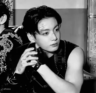 🎸 0c518d27 Jungkook jungkook, bts, kpop, cantante, idol, uomo, bianco e nero telegram sticker